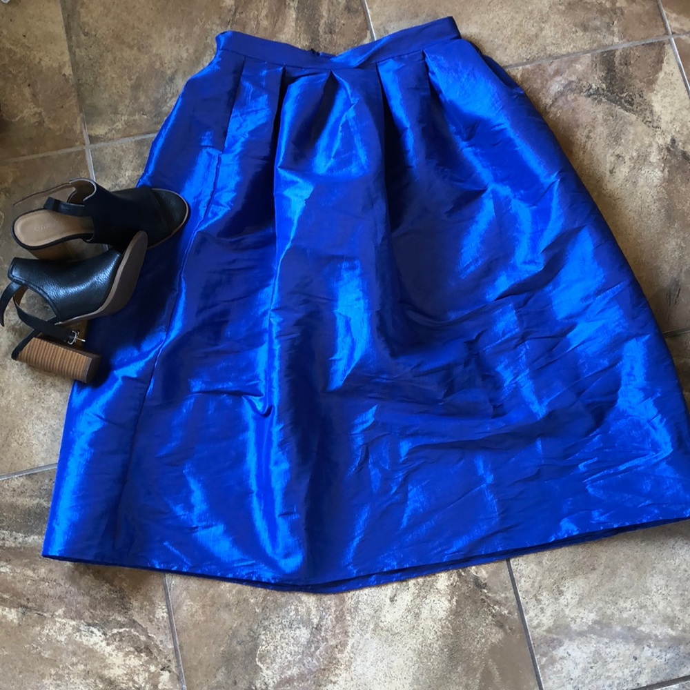 Blue taffeta zip up skirt large NWT